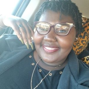 Meet your Posher, Roxie